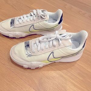 Nike Waffle Racer 2x sneaker in EUC size 8